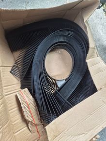 Eaves comb