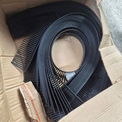 Eaves comb