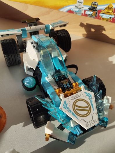 LEGO NINJAGO Dragons Rising Zanes Dragon Power Spinjitzu Race Car