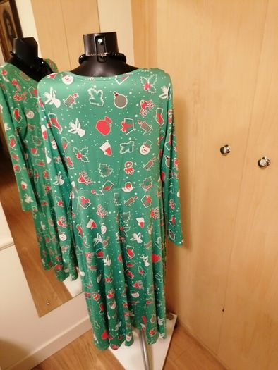 Women's Christmas Dress Reduced Nwot Size 18