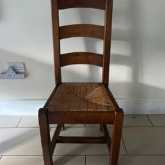 Set of 6 wooden dining chairs with rush seats