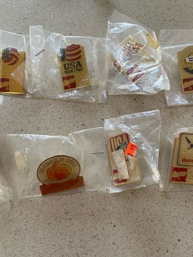 Coca Cola Pins x 32