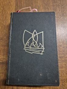 Vintage 1978 Irish An Leabhar Aidrinn an Domhnaigh. In Irish Sunday Missal.