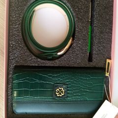 Gift Set in box, green purse, belt & pen. NEW.
