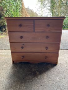 Chest of drawers