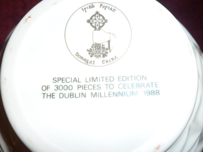 Vase Bowl Limited Edition.IRISH Parian Donegal China 1988 Dublin 1000 Years Commemorative Vase.  Immaculate.