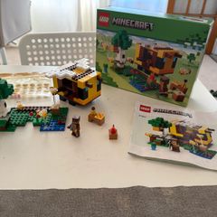 Lego Minecraft 21241 The Bee Cottage