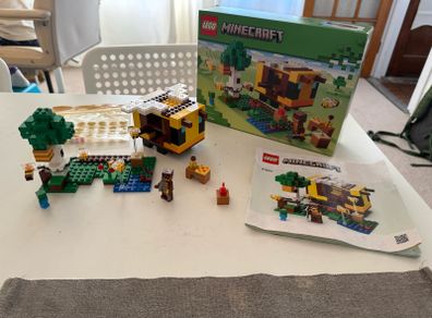 Lego Minecraft 21241 The Bee Cottage