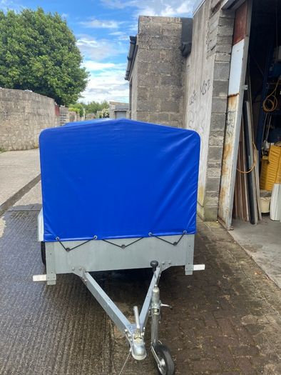 Camping trailer