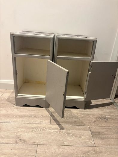 2 free lockers