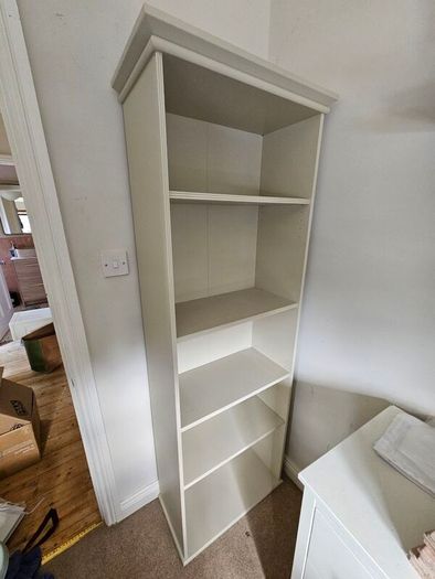 Bookcase/book shelves