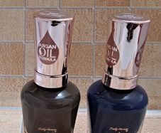 Sally Hansen Colour Therapy Nail Polish with Argan Oil - New