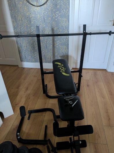 weight bench with weights and bars