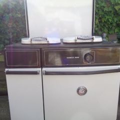 Oil tank and oil fired cooker