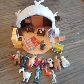 Masha and the bear Winter cabin