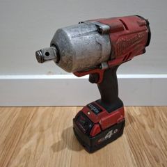 Milwaukee M18 Fuel 3/4 Impact wrench with battery