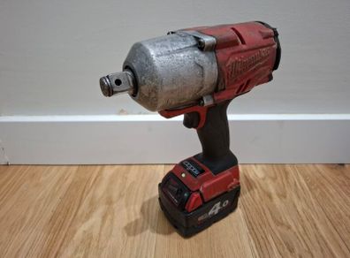 Milwaukee M18 Fuel 3/4 Impact wrench with battery