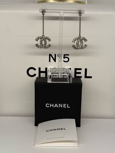 Sought After chanel Crystal drop earrings