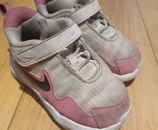 Kids Nike runners
