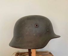 Original German WW2 Reissue M40 Stahlhelm. Militaria
