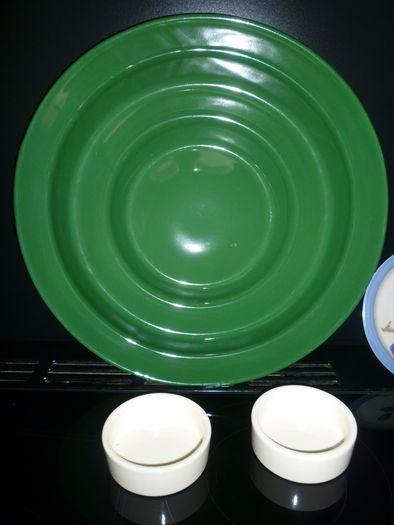 Giant Serving platter, Ramekins, Bowls, Dish. Plate. Moville. 8 ITEMS