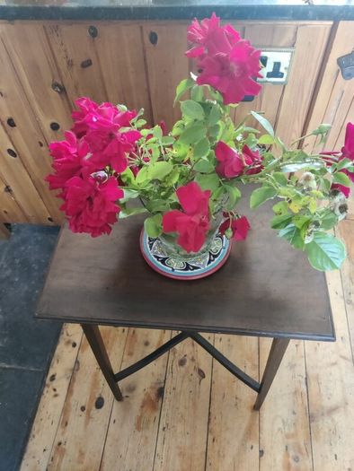 Small lamp table