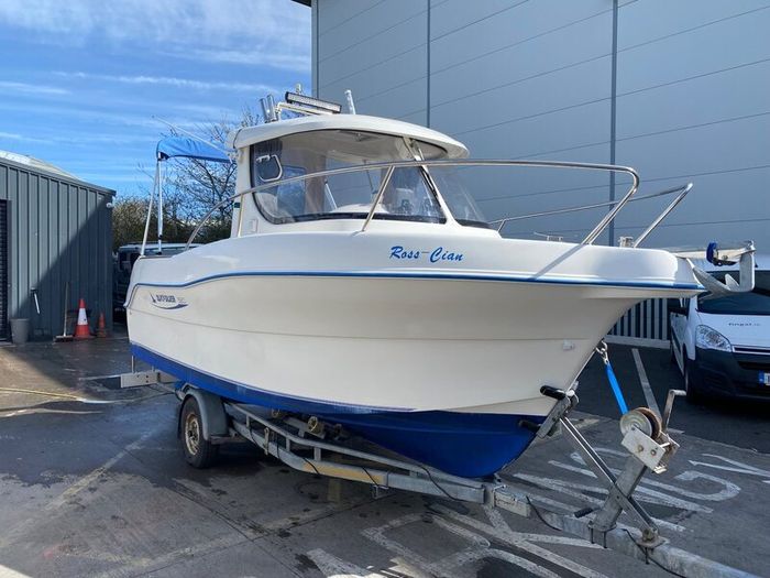 Quicksilver Pilothouse 580 boat