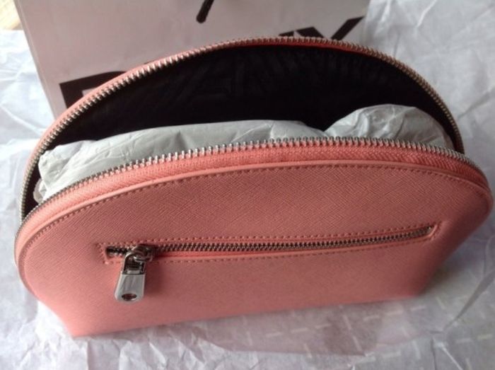 New Dkny Makeup Bag