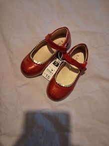 girls red shoes - size 9 Eur 26