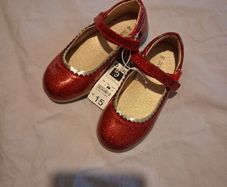 girls red shoes - size 9 Eur 26
