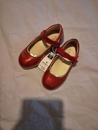 girls red shoes - size 9 Eur 26