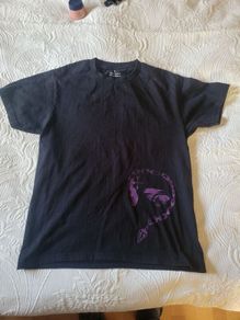 Black t-shirt