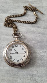 Stylish vintage pocket watch with chain (Quartz)