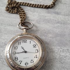 Stylish vintage pocket watch with chain (Quartz)