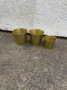 3x golden flower pots inside & outside