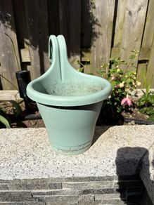 hanging pot