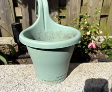 hanging pot