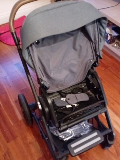 New born pram selling for my sister made by jole