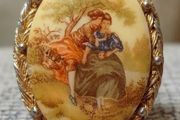 Vintage Fragonard Limoges-Style Cameo Brooch