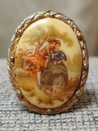 Vintage Fragonard Limoges-Style Cameo Brooch