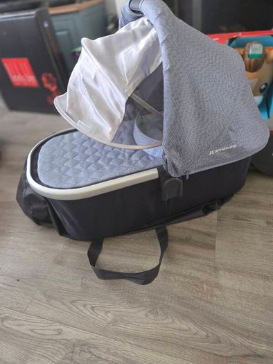 Uppa baby vista bassinet