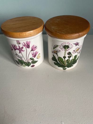 Portmeiroon botonical spice   jars with wooden lids