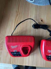 Milwauke m12 charger