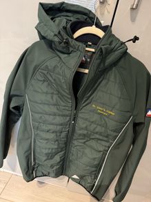 jacket school