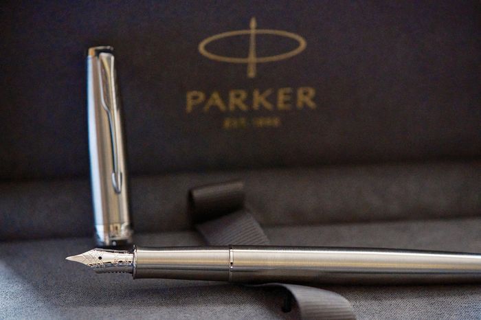 Brand New 18K Gold F Nib Parker Sonnet Brushed Stainless Steel Fountain Pen + Spare M Nib