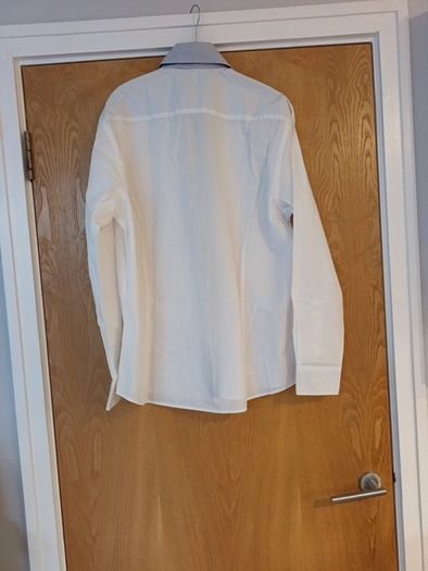 Dunnes  Stores Finest Quality  White Shirt.   S. Large. New - No Tag.