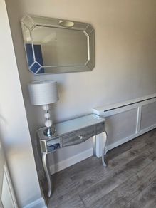 Console table, Mirror and Lamp