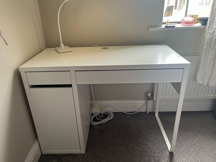 White Ikea Desk