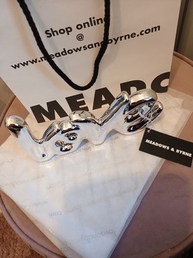 Contemporary love silver ceramic sign