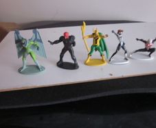 Marvel Mini Figures X5